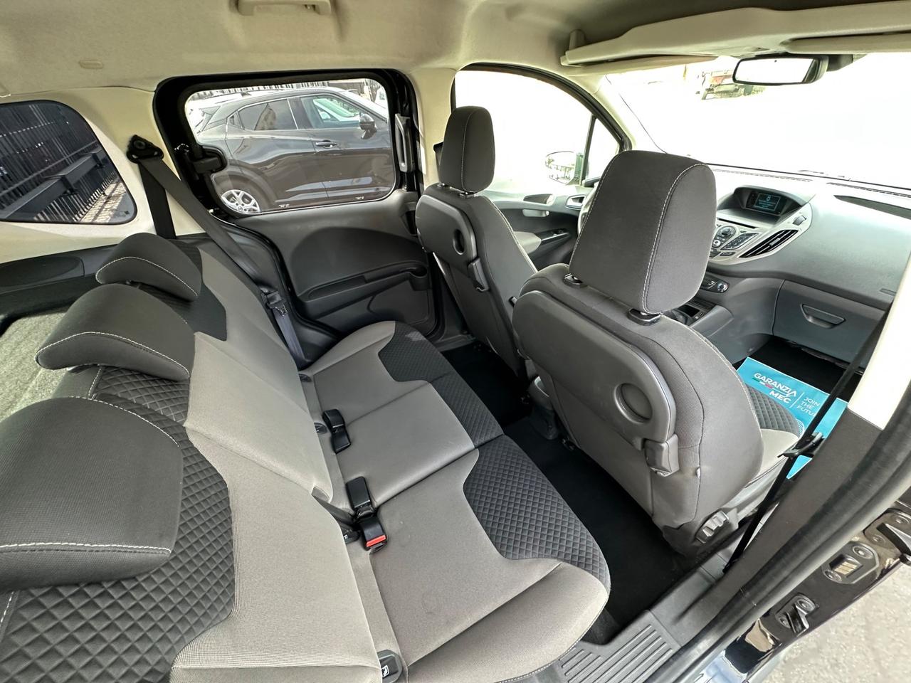 Ford Tourneo Courier 1.5 TDCI 75 CV Titanium