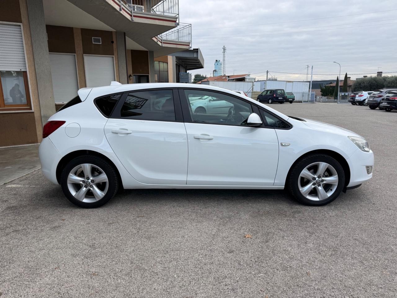 Opel Astra 1.4 100CV 5 porte Elective