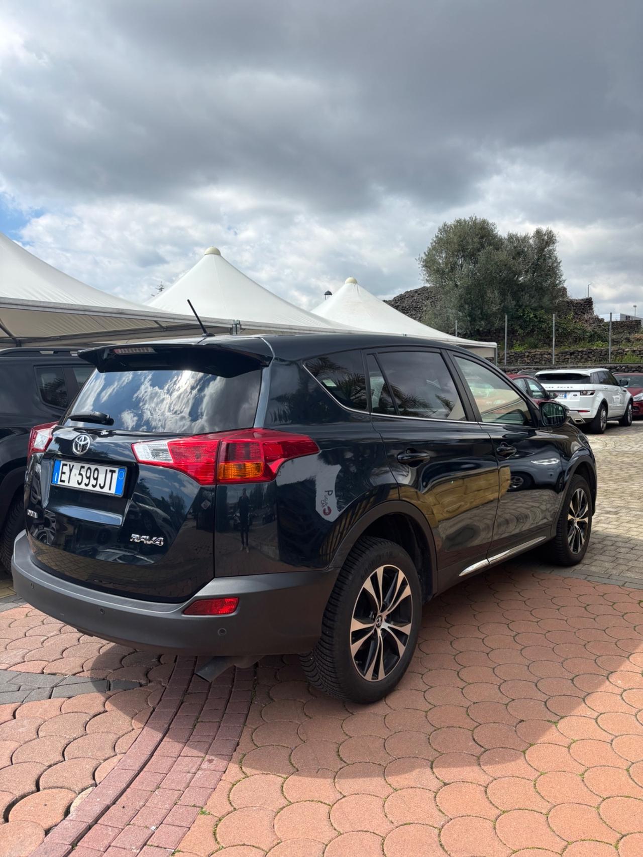 Toyota RAV 4 RAV4 2.0 D-4D 2WD Active 2015