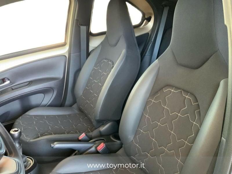 Toyota Aygo X 1.0 VVT-i 72 CV 5 porte Lounge