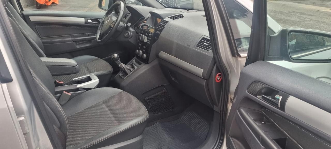 Opel Zafira 1.6 16V VVT Cosmo