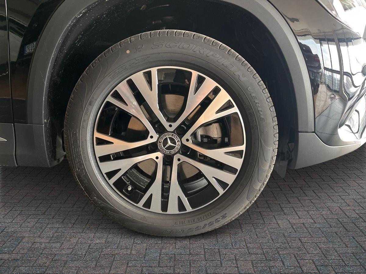 Mercedes-Benz GLA 200 d automatic