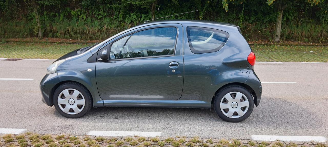 Toyota Aygo 1.0 12V VVT-i 3 porte Sol