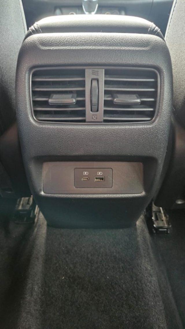 NISSAN Qashqai MHEV 140 CV N-Connecta