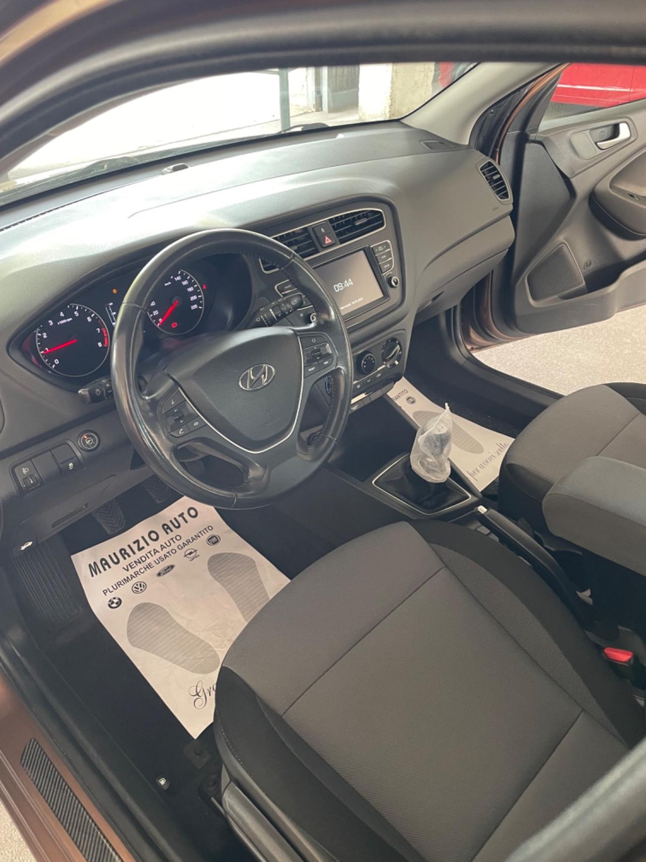HYUNDAI I-20 GPL DI SERIE SPORT NAV RETROCAMERA ECC