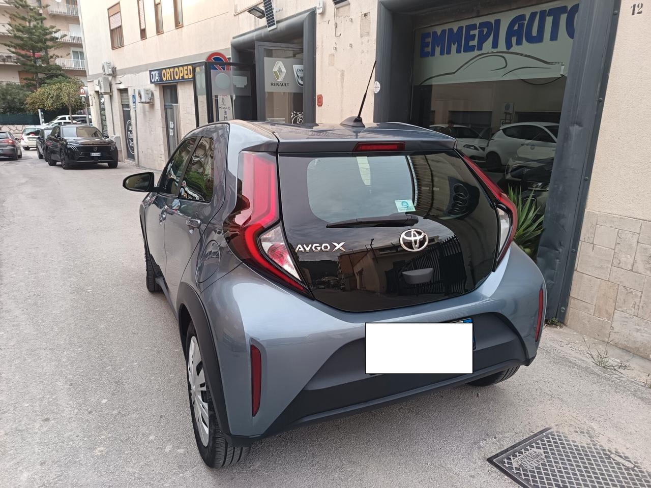 Toyota Aygo X 1.0-72 CV Active S-CVT Automatica