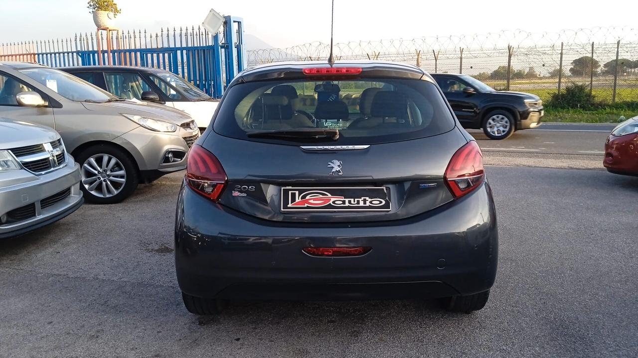 Peugeot 208 1.2 benzina neo patentati