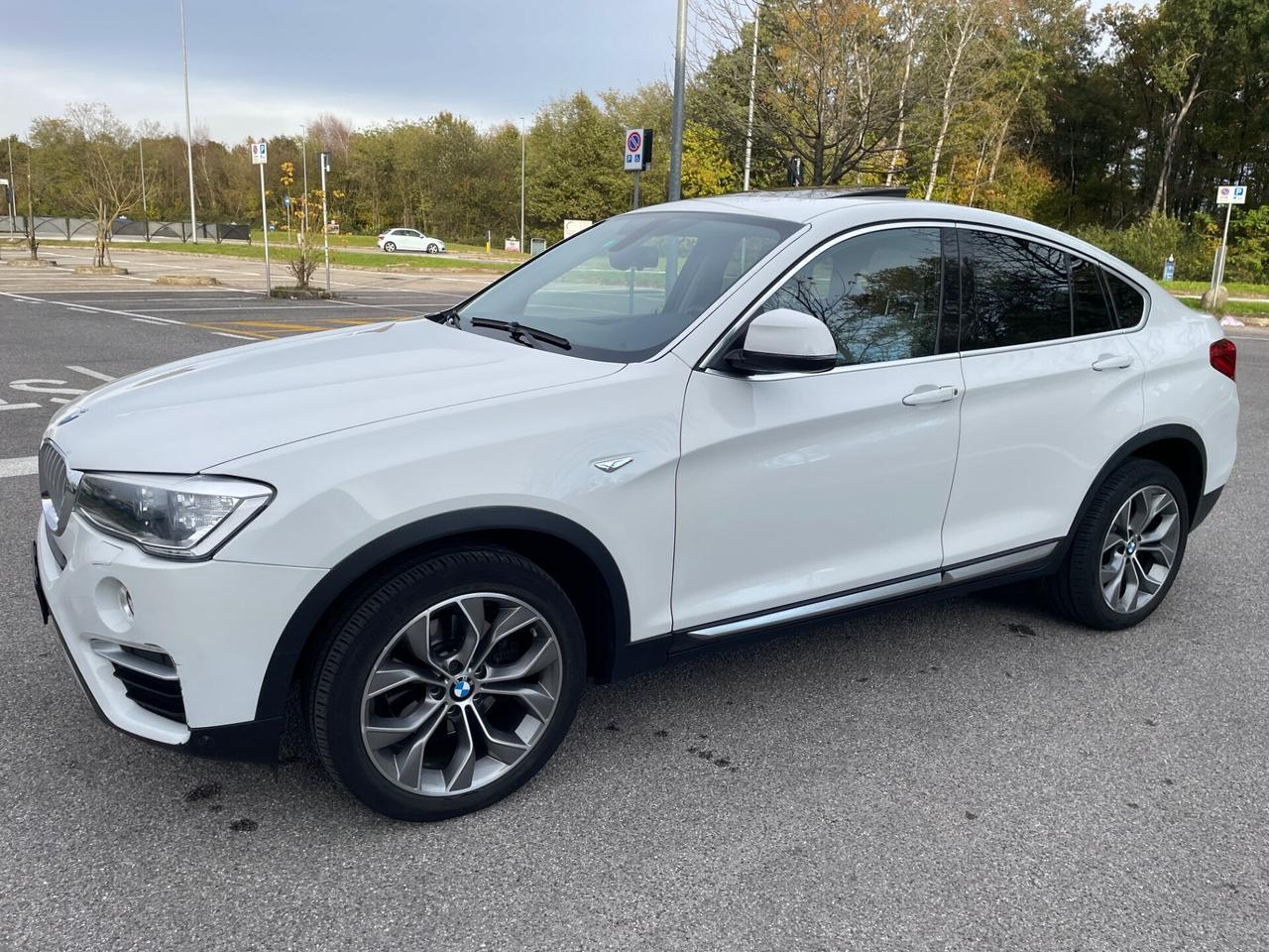 Bmw X4 xDrive20d xLine*Gancio traino*Pelle*Navi*Tetto*