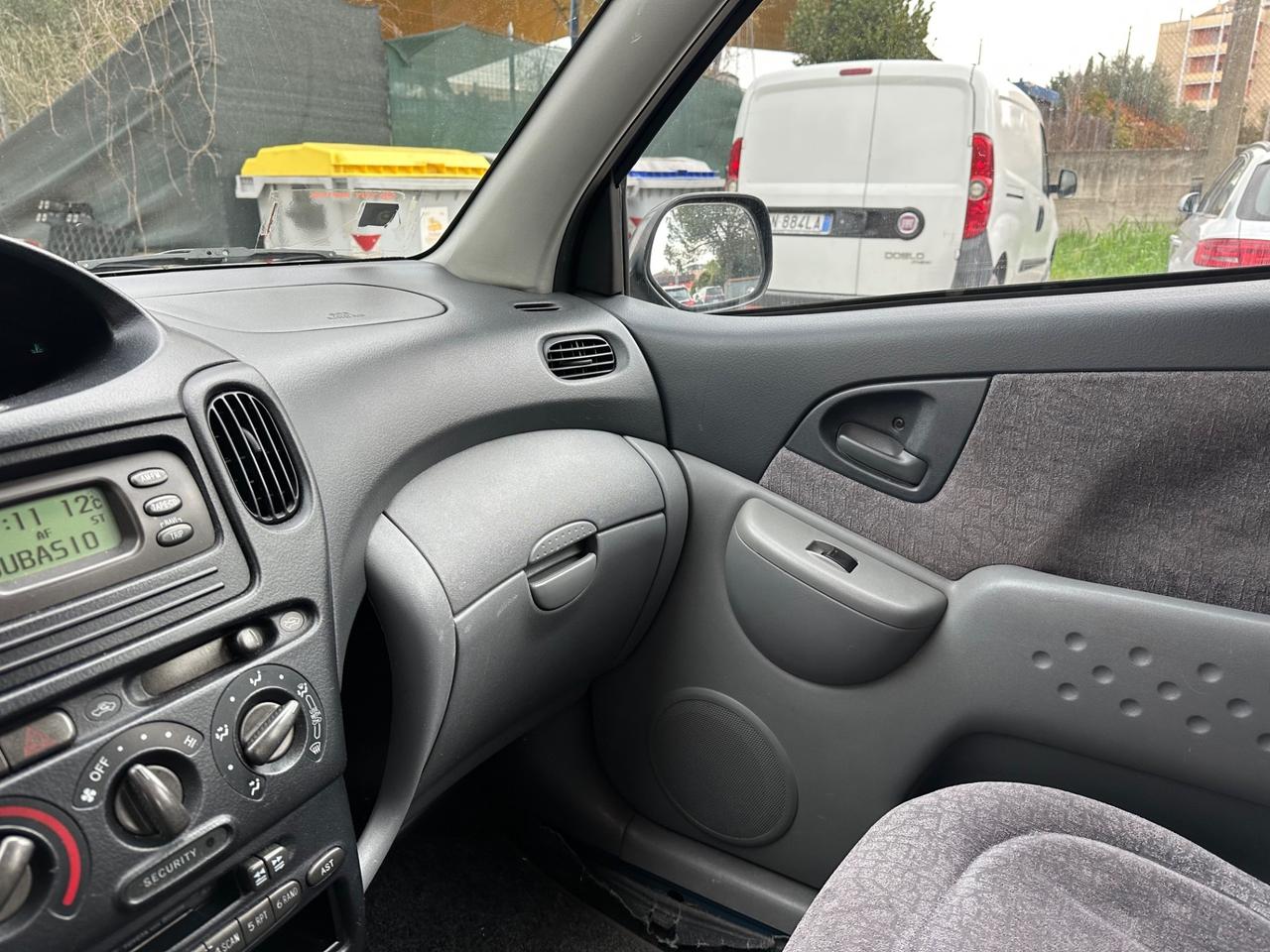 Toyota Yaris Verso 1.3i 16V cat Sol