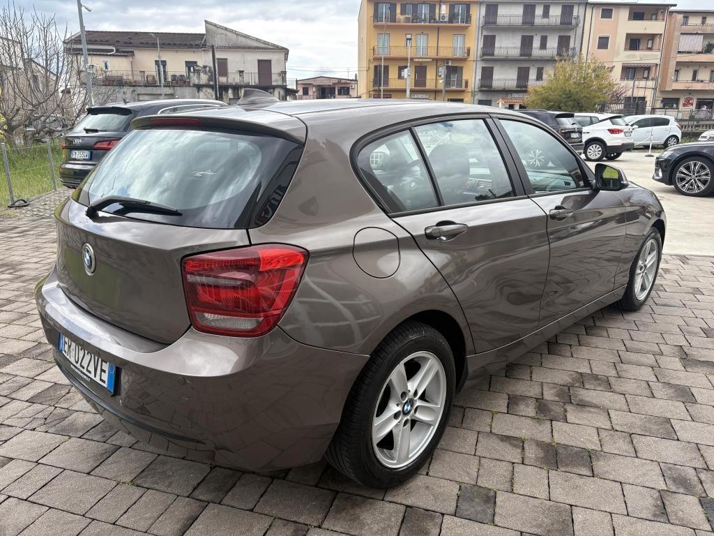 Bmw 118 d 5p. 143cv Unique