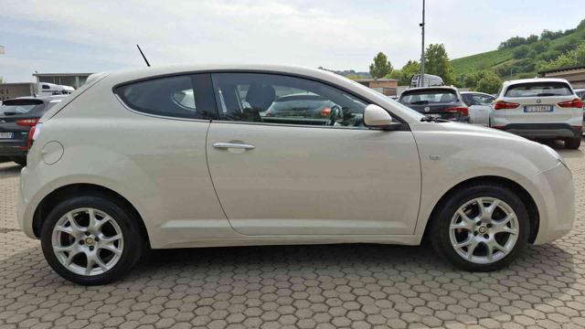 ALFA ROMEO MiTo 1.3 JTDm-2 S&S Distinctive Sport Pack