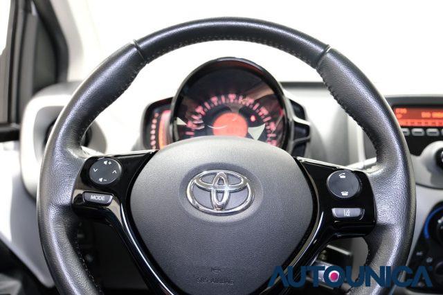 TOYOTA Aygo 1.0 VVT-i 69 CV 5 PORTE X-COOL TSS NEOPATENTATI