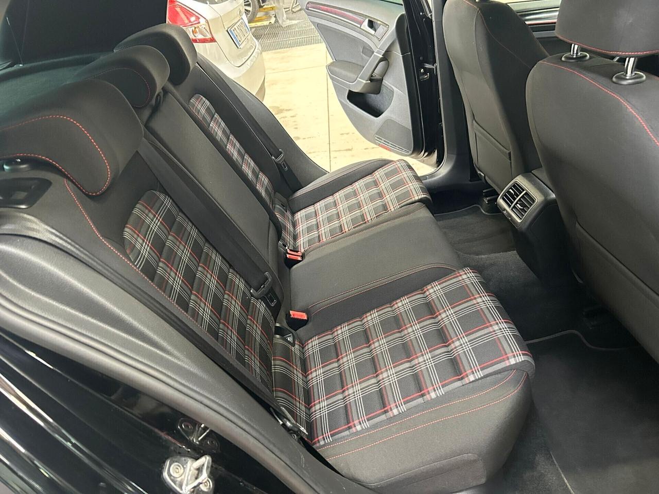 Volkswagen Golf GTI Performance 2.0 TSI 119000 km pari al nuovo