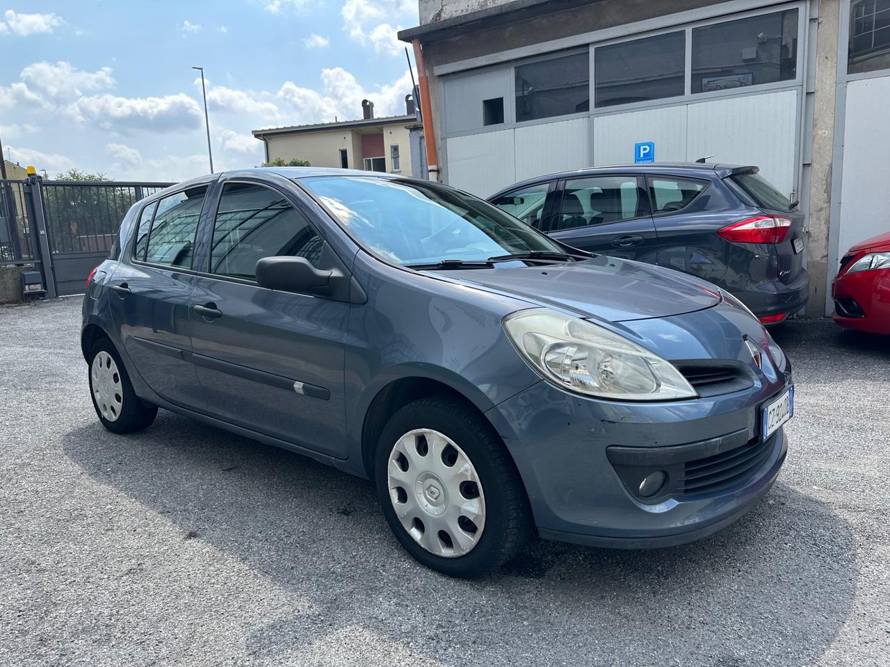 Renault Clio 1.4 16V 5 porte Dynamique