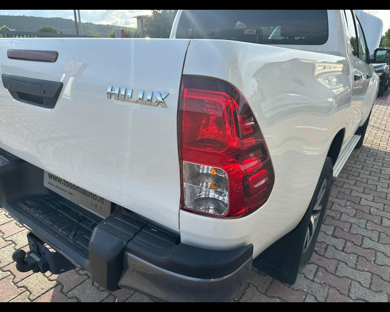 TOYOTA hilux 2.4 d-4d double cab Lounge 4wd