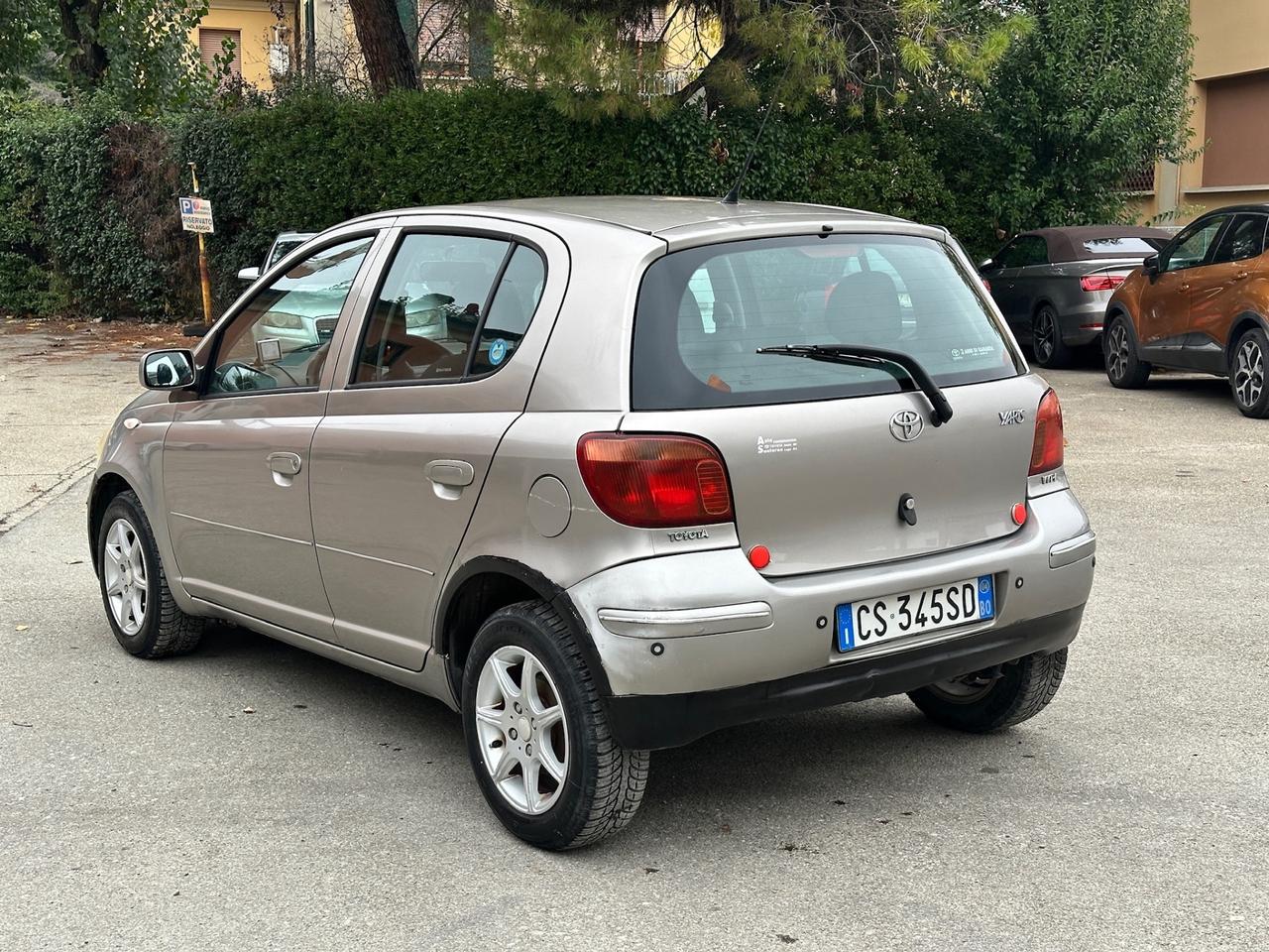 Toyota Yaris 1.0i 16V cat 5 porte Sol X Neopatentati