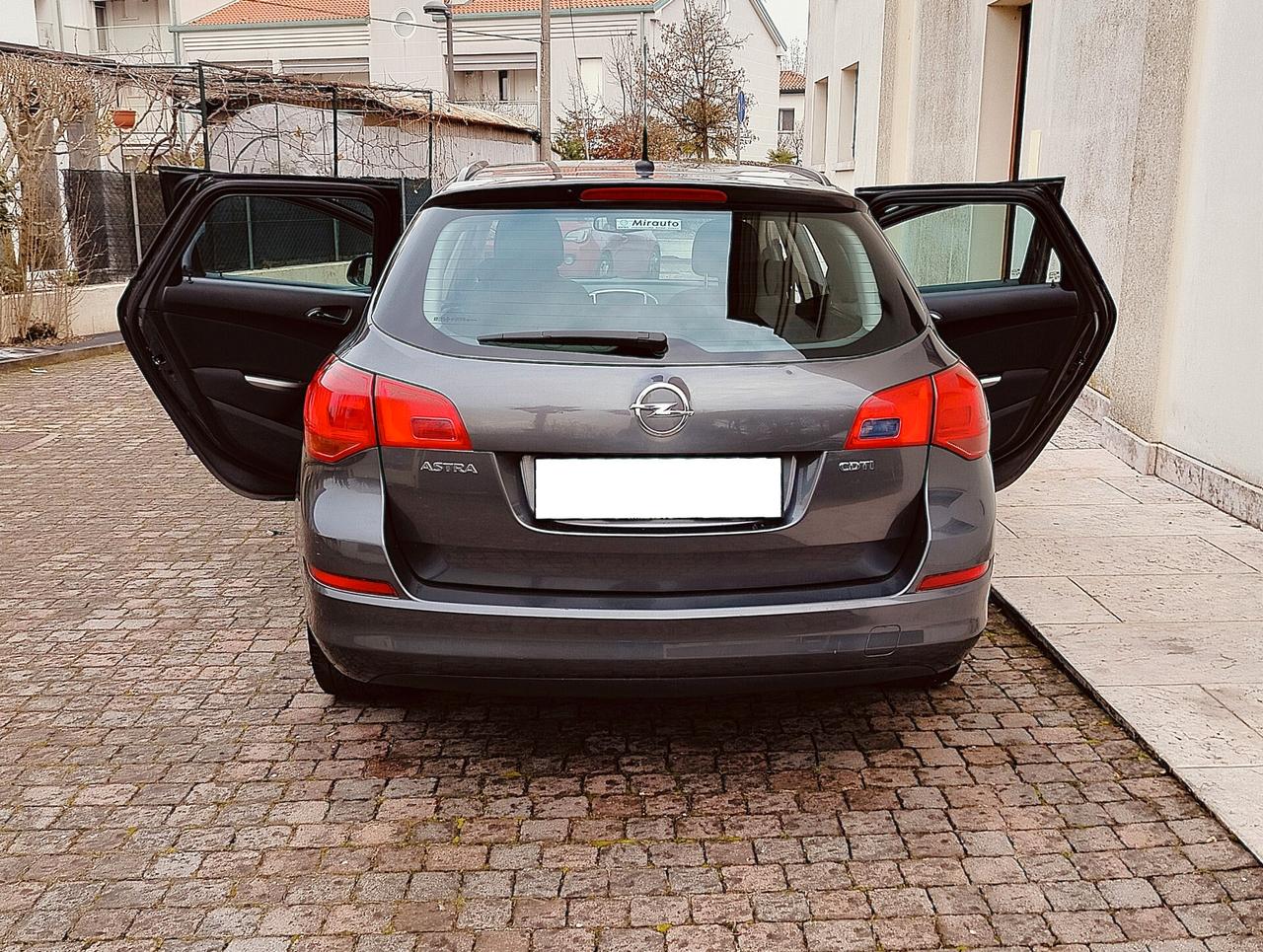 Opel Astra 1.7 CDTI 110CV Sports Tourer Elective