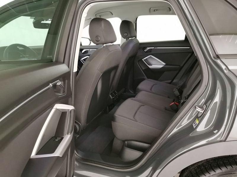 Audi Q3 35 2.0 tdi Business s-tronic