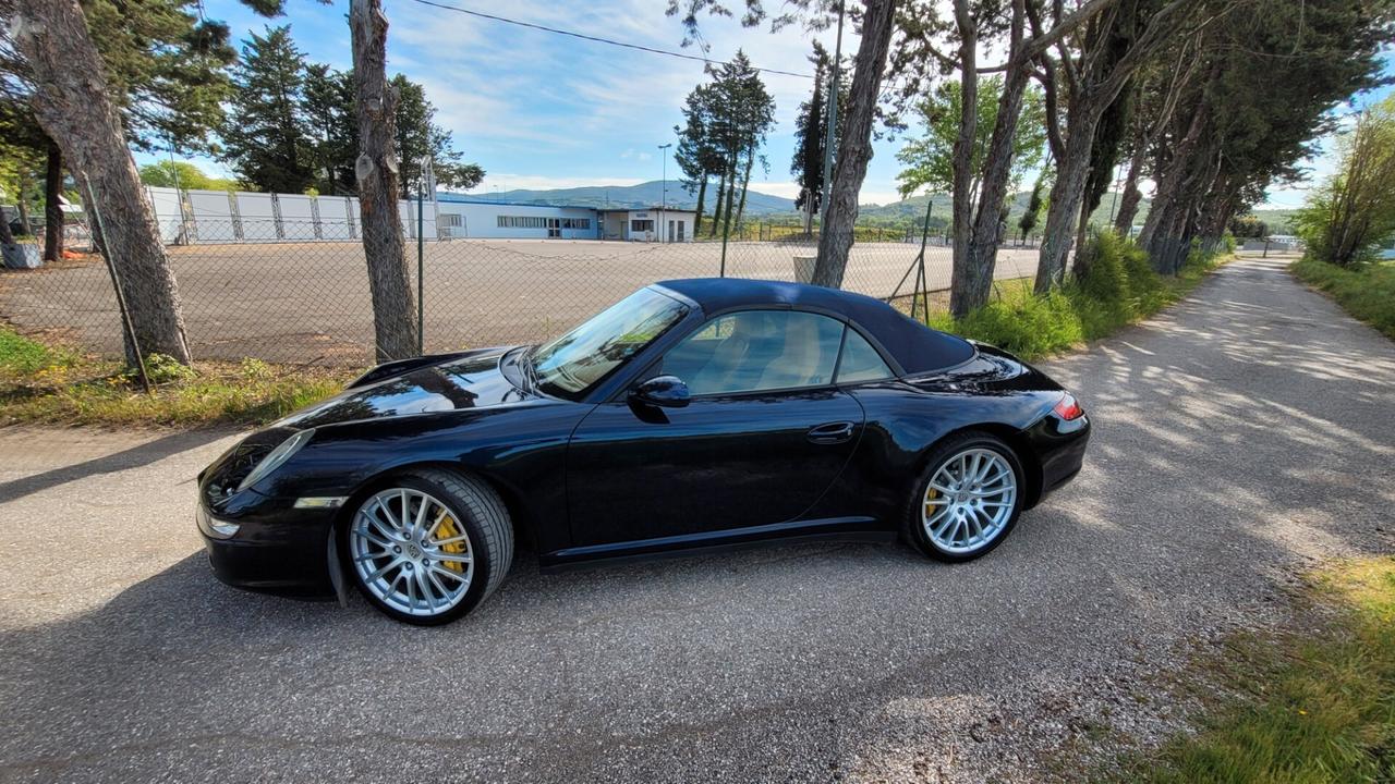 Porsche 911 Carrera 4 Cabriolet