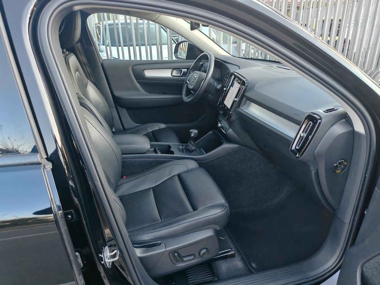 Volvo XC40 T3 Momentum Pro