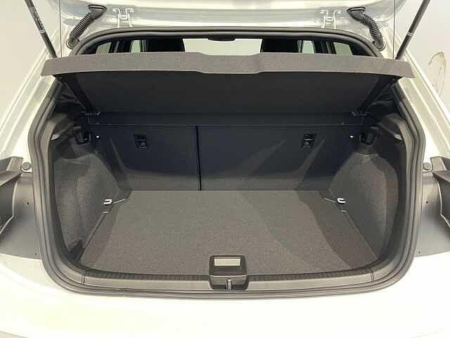 Volkswagen Polo 6ª serie 95CV 1.0TSI R-Line Plus - NEOPATENTATI -