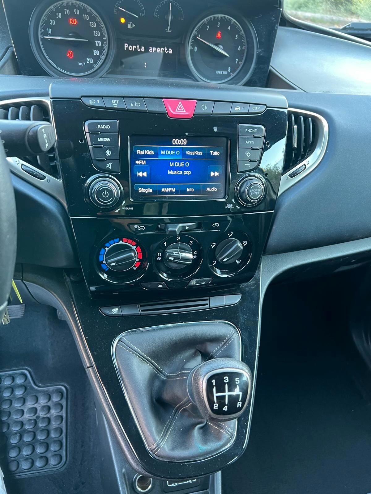 Lancia Ypsilon 1.2 69 CV 5 porte Mya KM 120000!