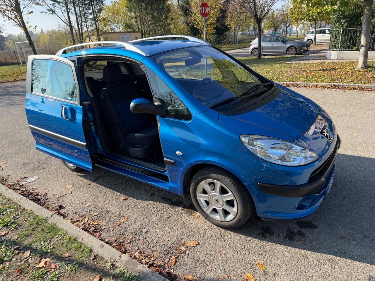 Peugeot 1007 1.4 Happy