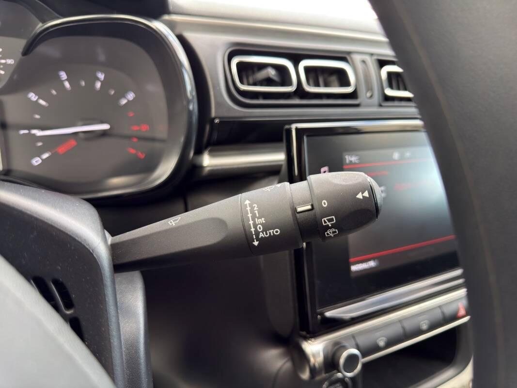 Citroen C3 1.2 puretech Shine s&s 110cv eat6 Con CARPLAY