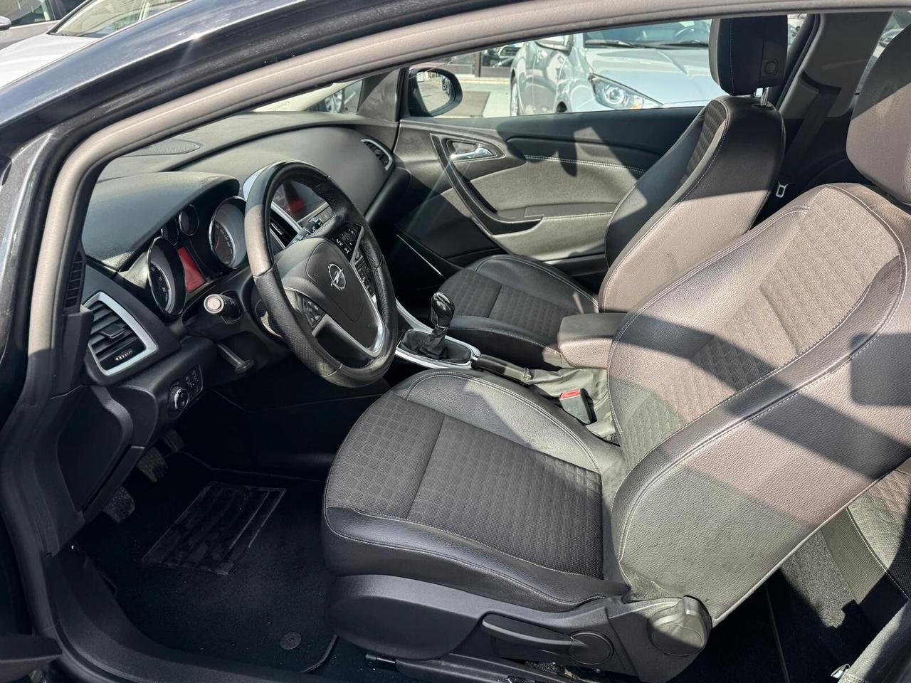 Opel Astra GTC 1.4 Turbo 140CV S&S 3 porte Cosmo