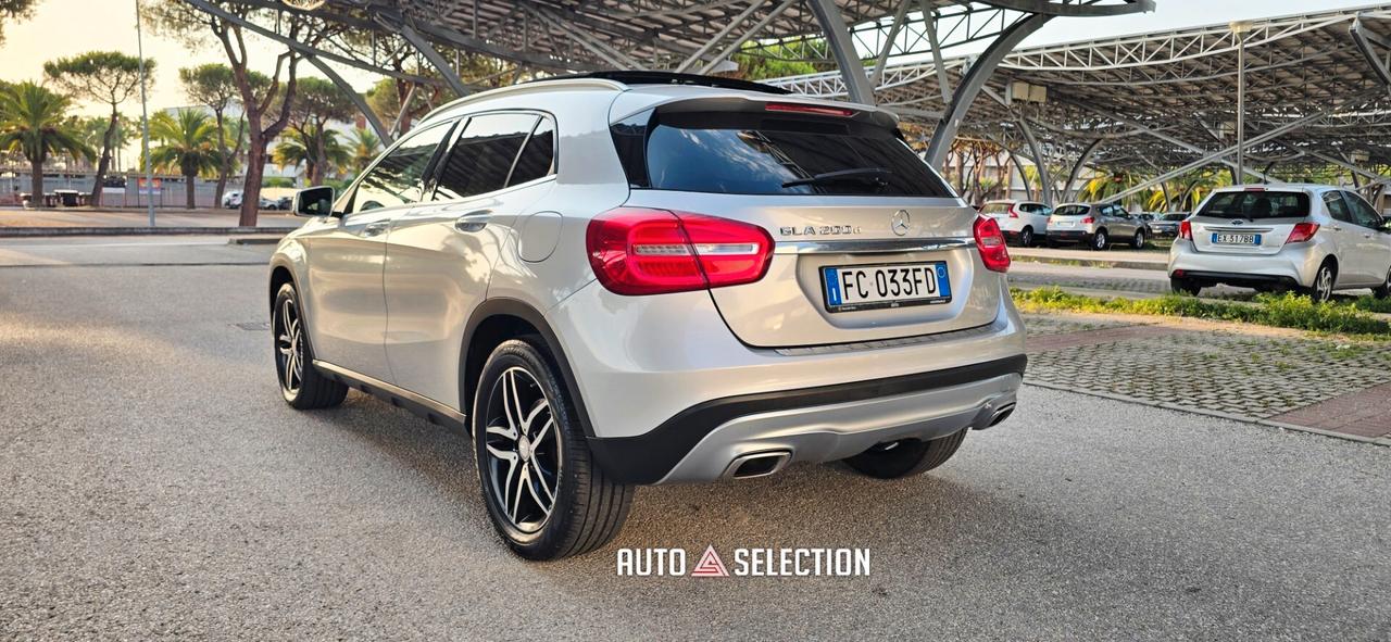 Mercedes GLA. (Tetto apribile)