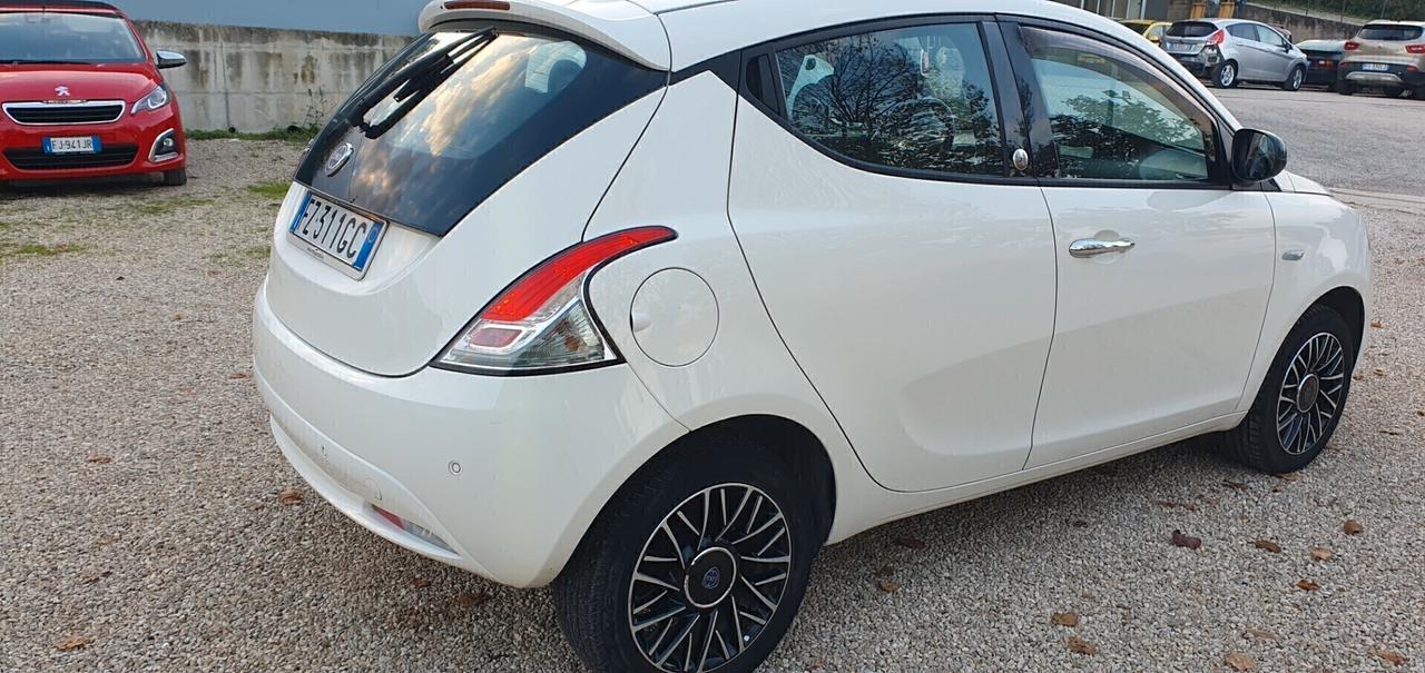 Lancia Ypsilon 1.2 69 CV 5 porte GPL Ecochic Gold