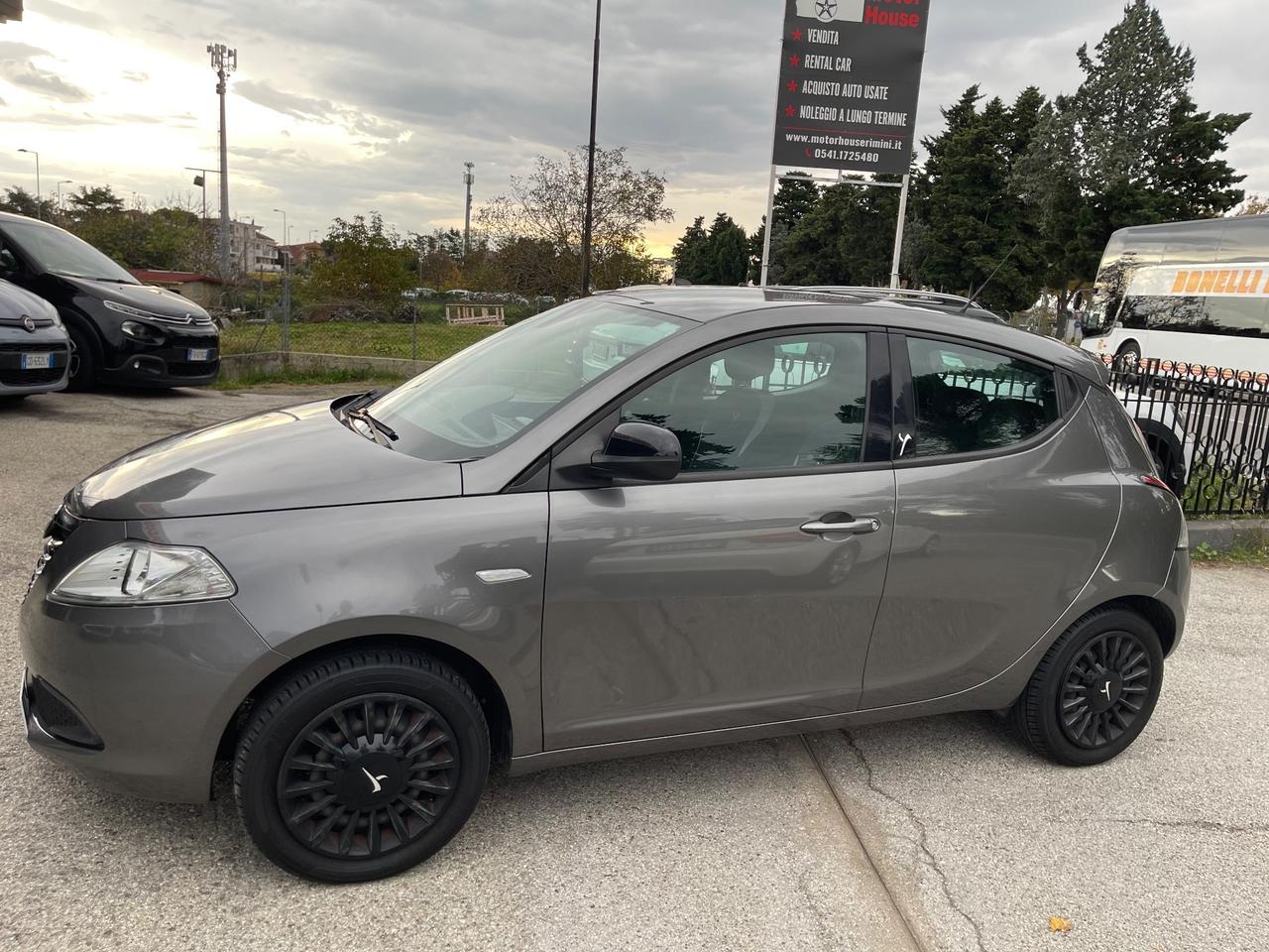 Lancia Ypsilon 1.2 69 CV 5 porte Gold