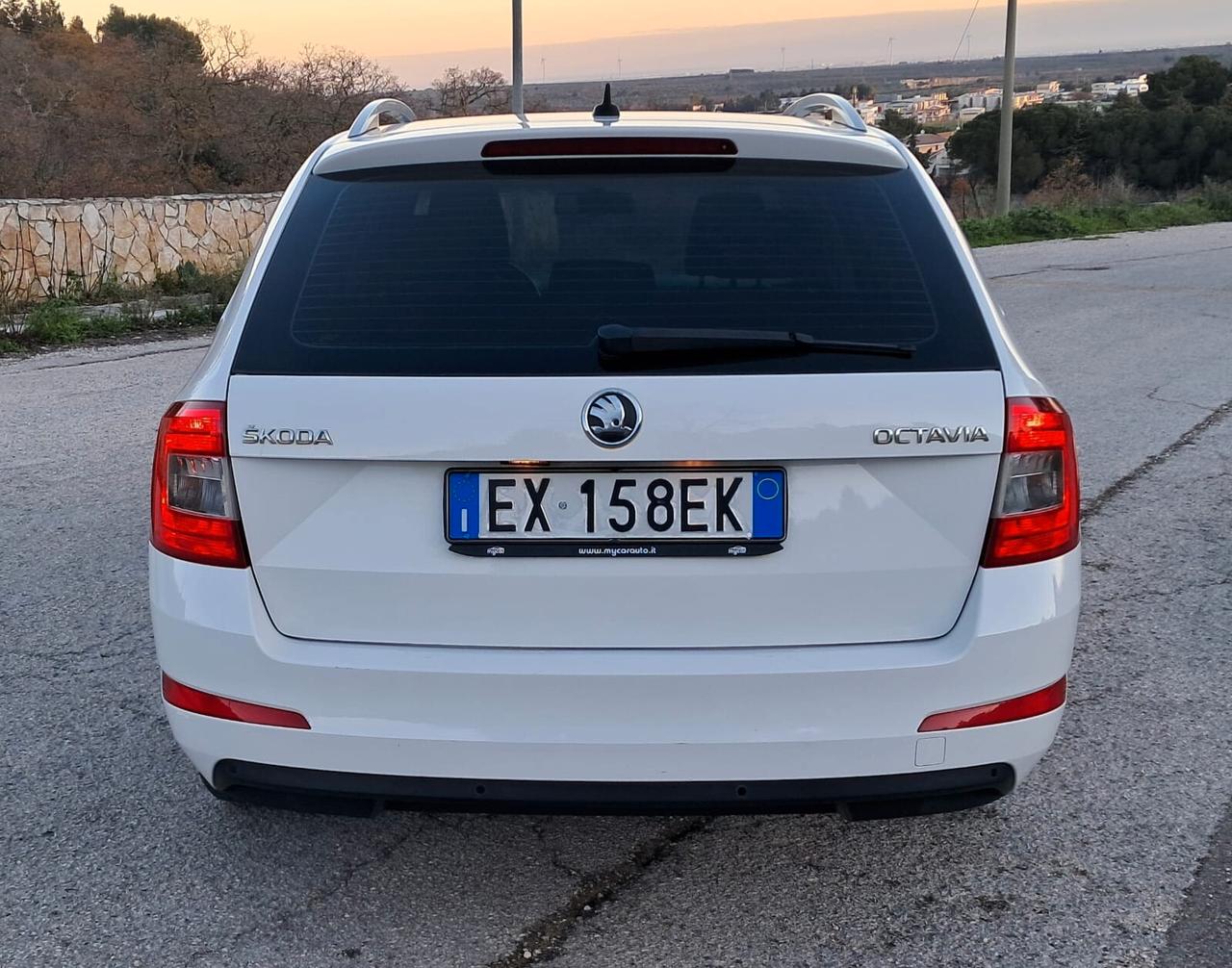 Skoda Octavia 1.6 TDI CR 105 CV DSG Wagon Elegance