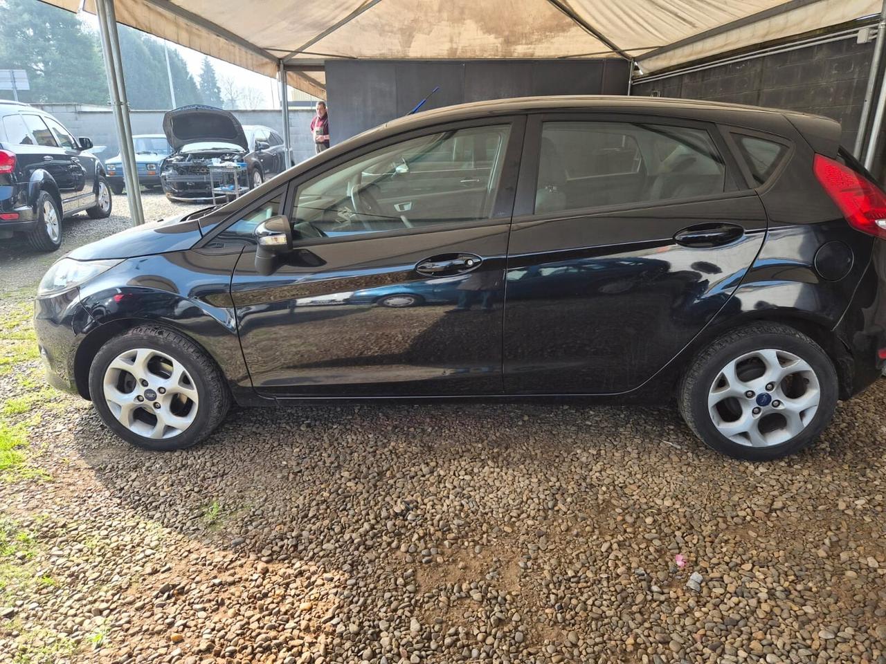 Ford Fiesta 1.4 TDCi 70CV 5 porte Titanium