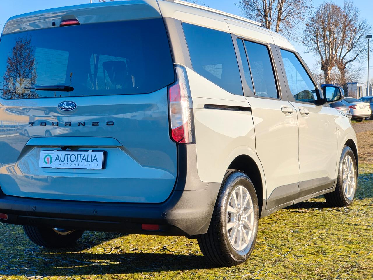 Ford Tourneo Courier Tourneo Courier 1.0 EcoBoost Powershift Titanium