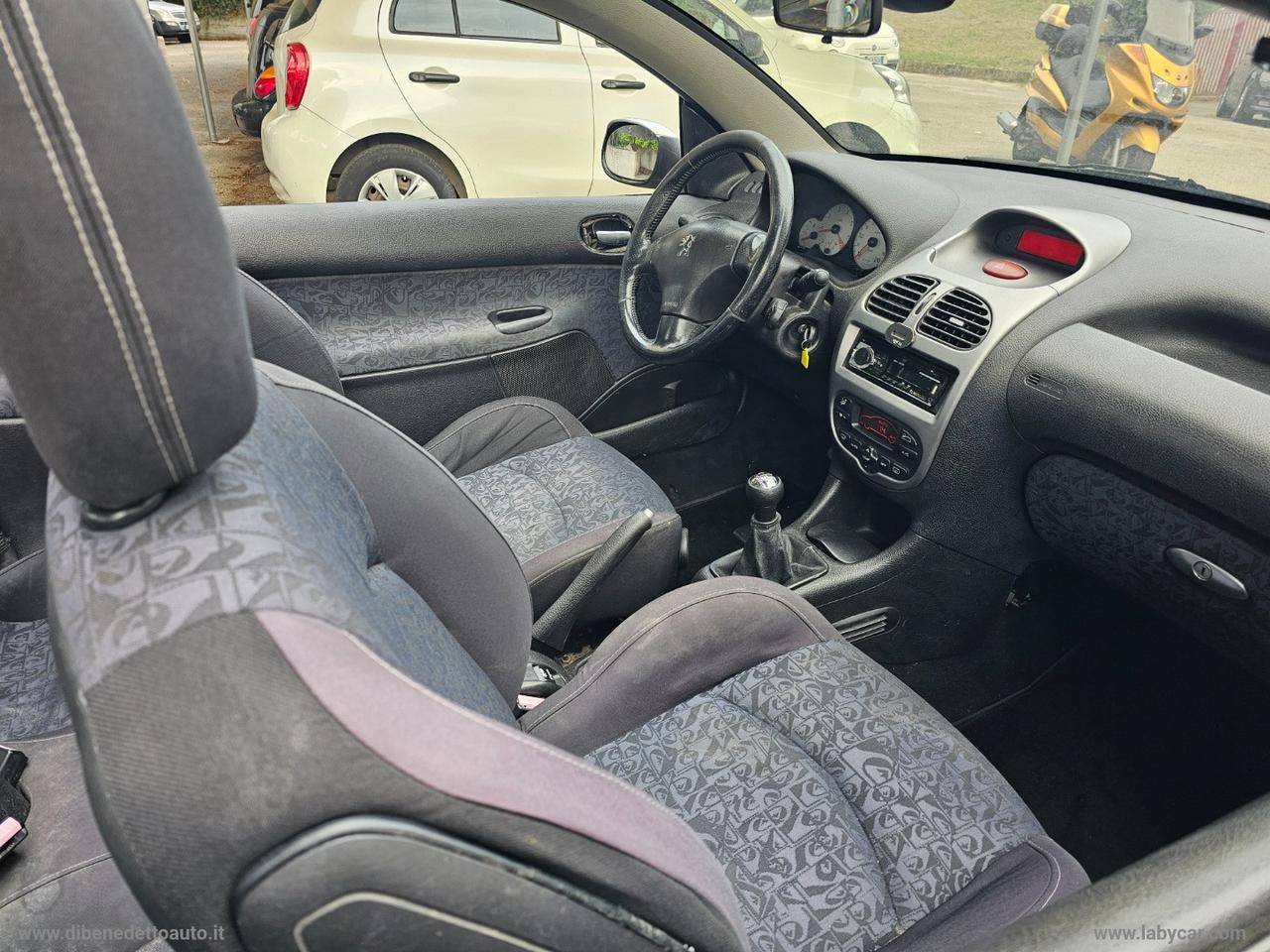 PEUGEOT 206 1.6 16V CC Quiksilver ASI