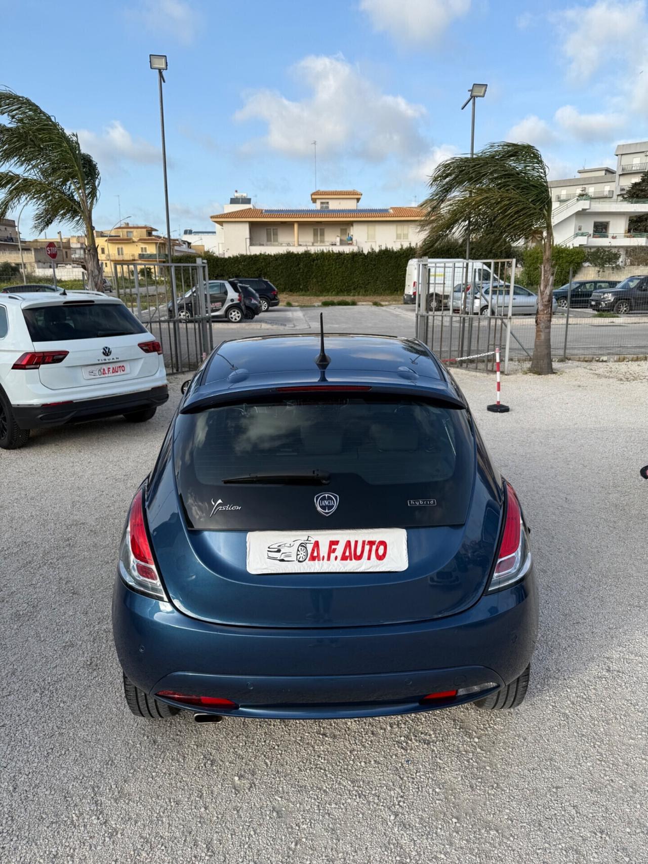 Lancia Ypsilon 1.0 FireFly 5 porte S&S Hybryd Gold