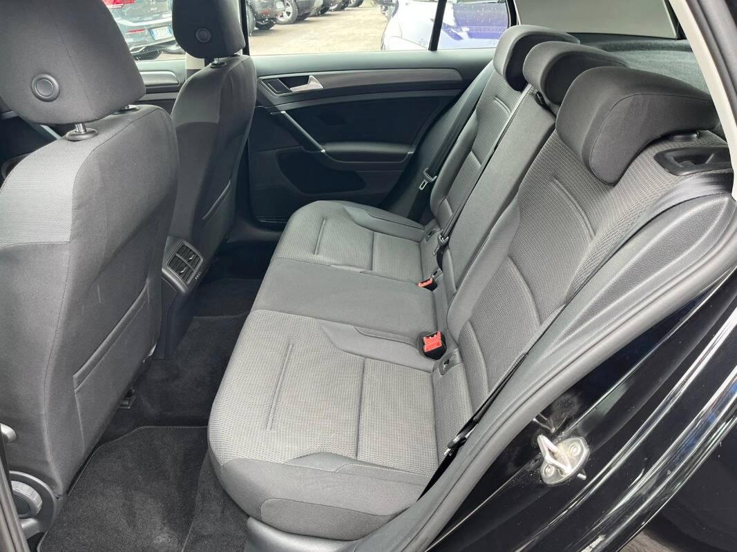 Volkswagen Golf 1.5 tgi Business 130cv dsg