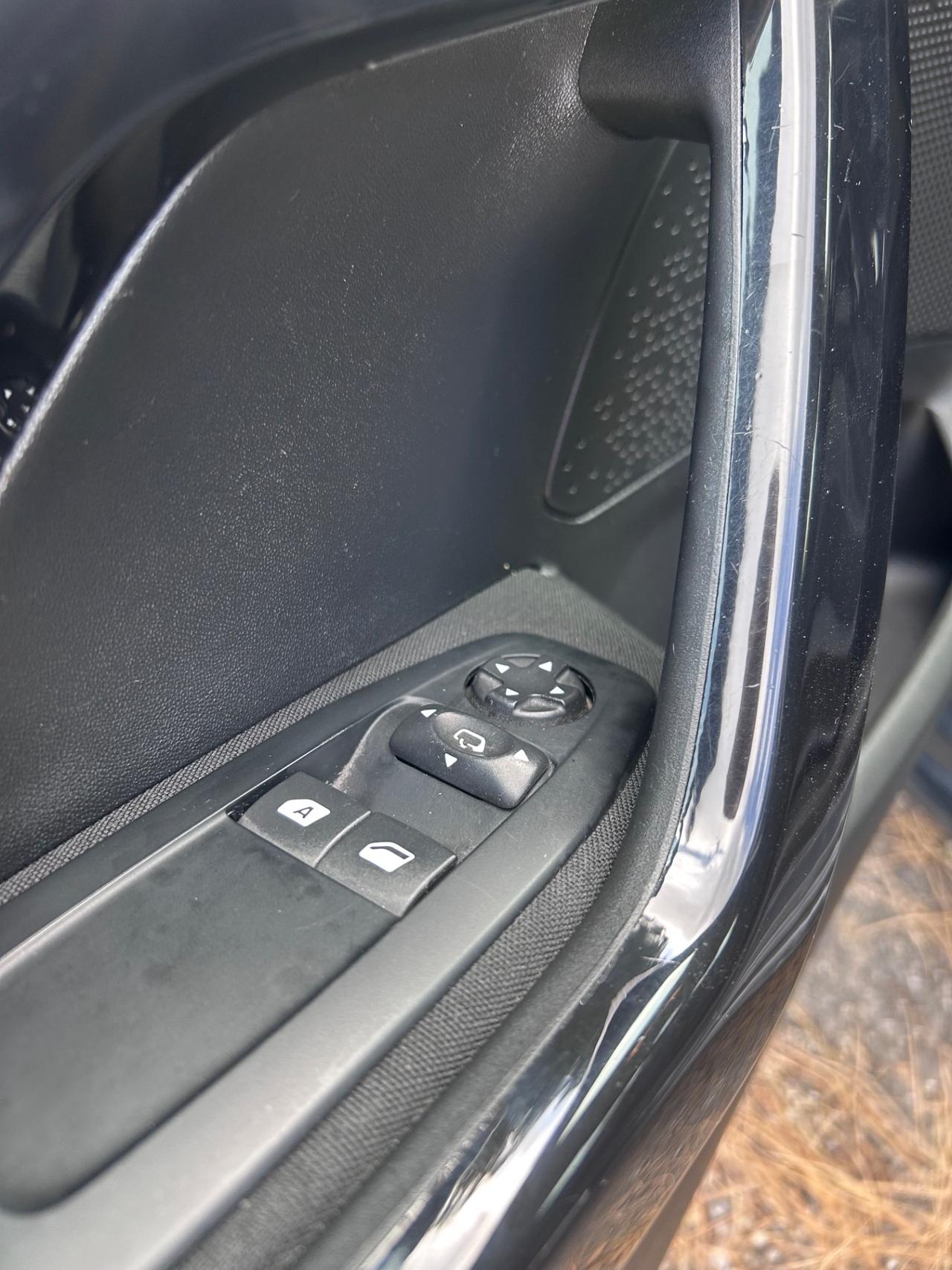 Peugeot 208 5 porte Allure