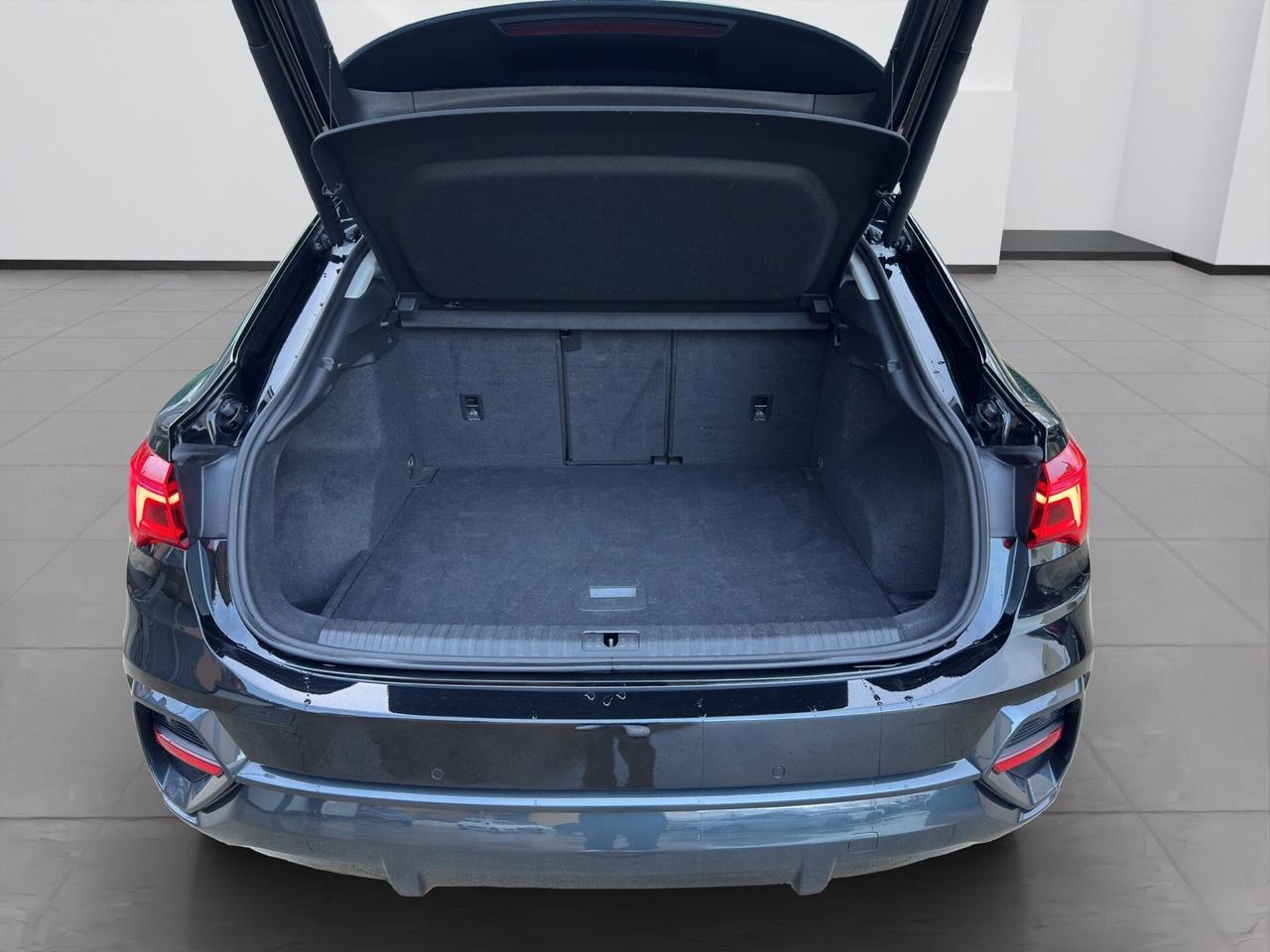 AUDI Q3 SPB 35 TDI S TRONIC IDENTITY BLACK - MY21