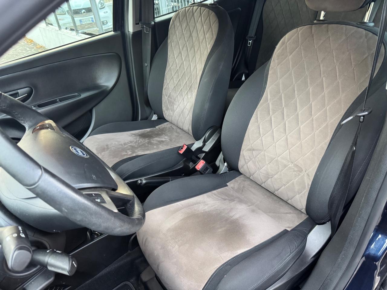 Lancia Ypsilon 1.2 69 CV 5 porte S&S Platinum (15 mila km!)