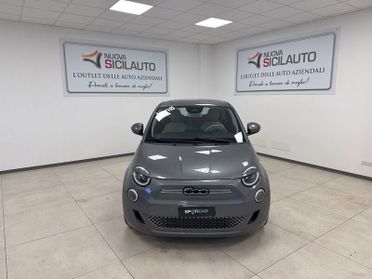 FIAT 500e Non disponibile (332) La Nuova 500 Serie1 La Nuova 500 - La Prima By Bocelli Berlina