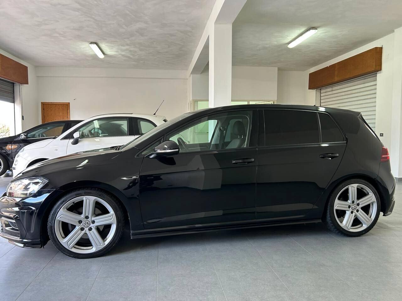 Volkswagen Golf 2.0 TDI DSG 5p. Sport R-LINE