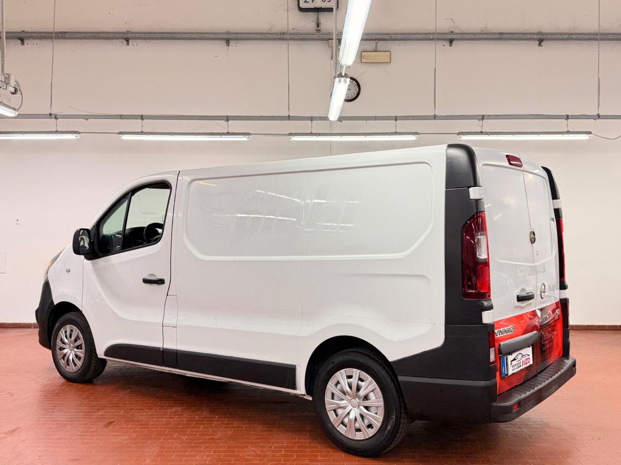 Opel Vivaro 1.6 CDTI 116cv 6 Marce