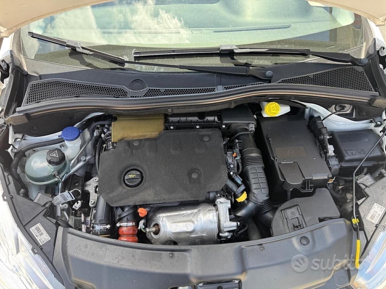 Peugeot 208 BlueHDi 100 navigaz CASTELLETTO 8