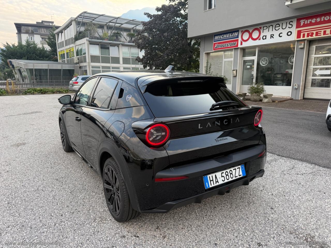 LANCIA Ypsilon Hybrid e-DCT HF Line