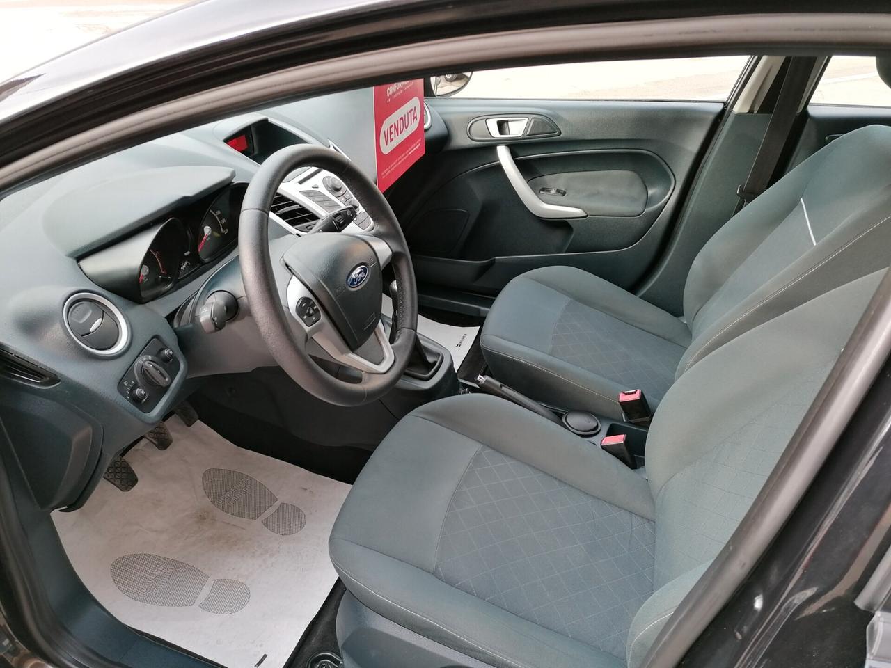 Ford Fiesta 1.4 TDCi 70CV 5 porte Titanium