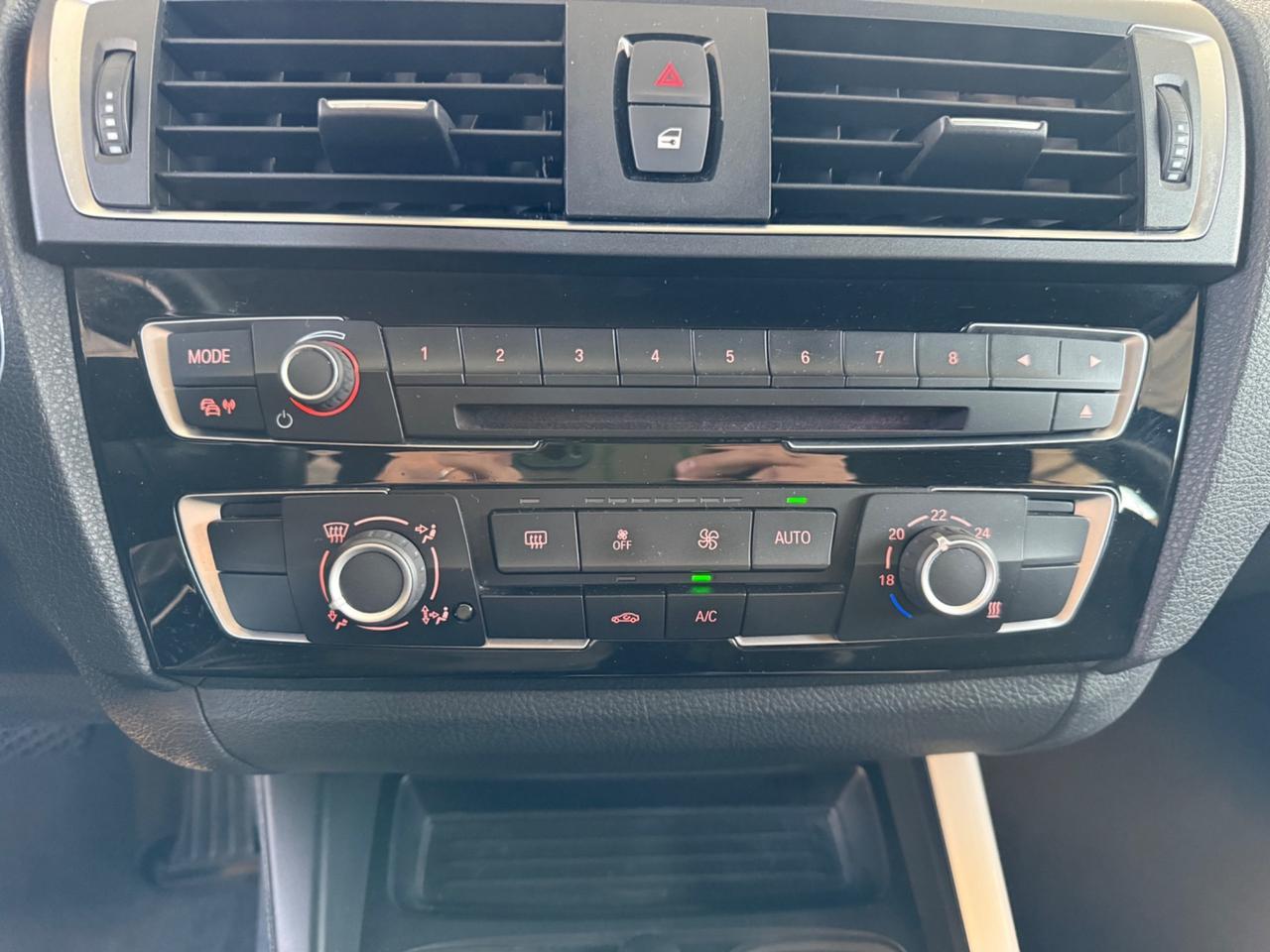 Bmw 118 118d 5p. Urban CAMBIO AUTO UNICO PRO TAGLIANDI