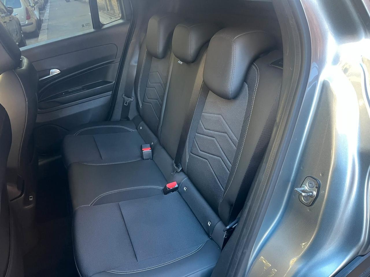 Jeep Avenger 1.2 TURBO 100 CV ALTITUDE + PACK *PARI AL NUOVO*