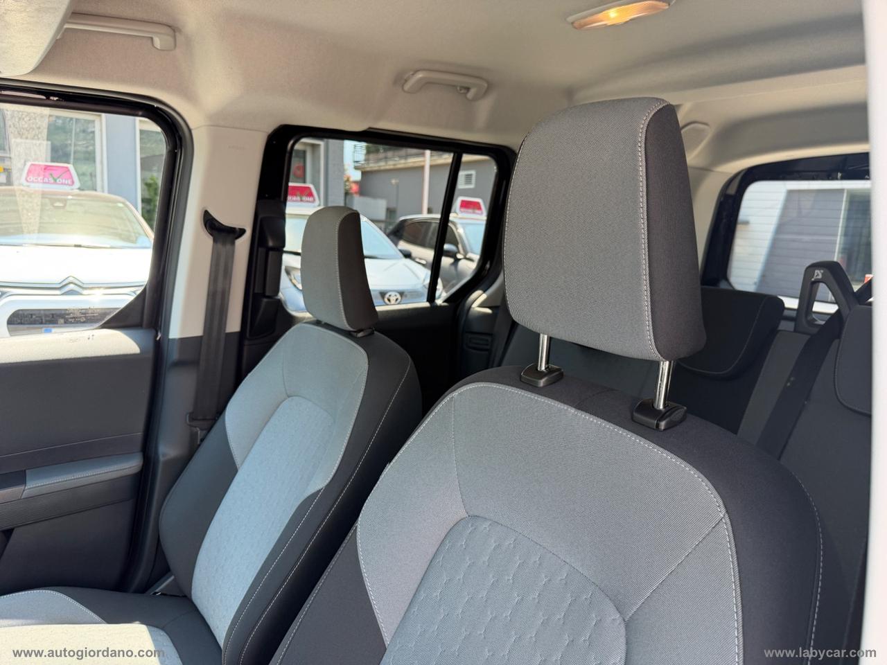 FORD Tourneo Courier 1.0 EcoBoost Titanium